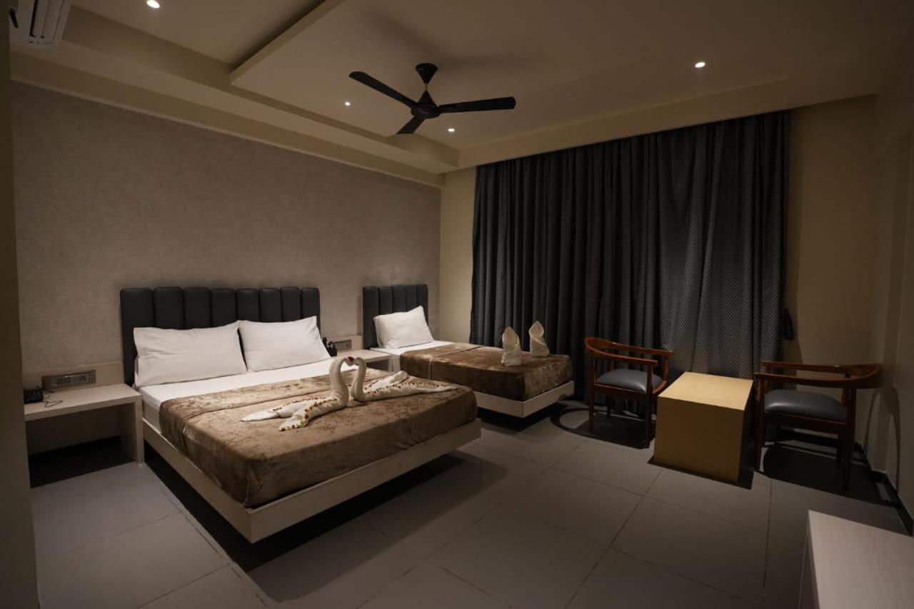 Hotel Swathi Hospet Exterior photo