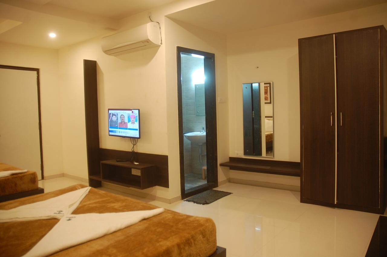 Hotel Swathi Hospet Exterior photo